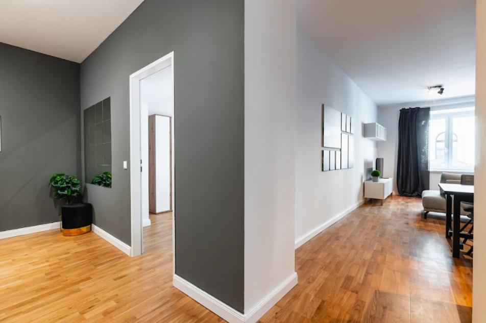 Authentic Apartment Next To Schwedenplatz Вена Экстерьер фото