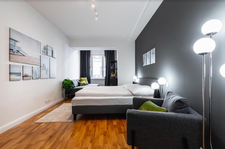 Authentic Apartment Next To Schwedenplatz Вена Экстерьер фото