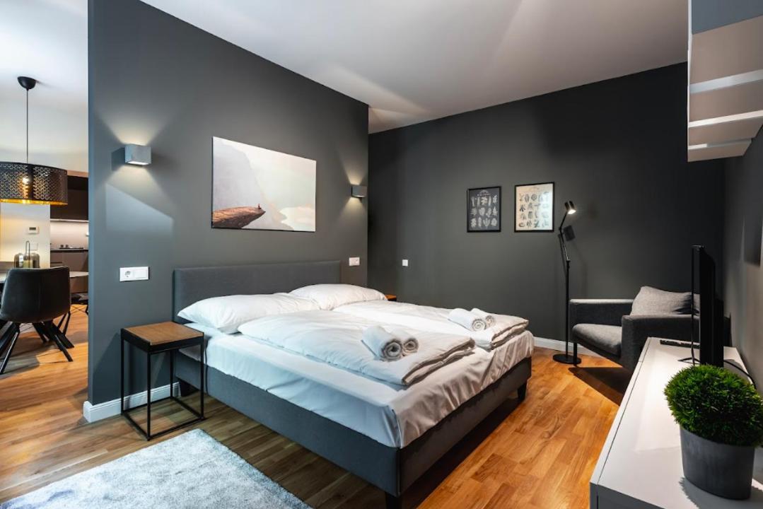 Authentic Apartment Next To Schwedenplatz Вена Экстерьер фото